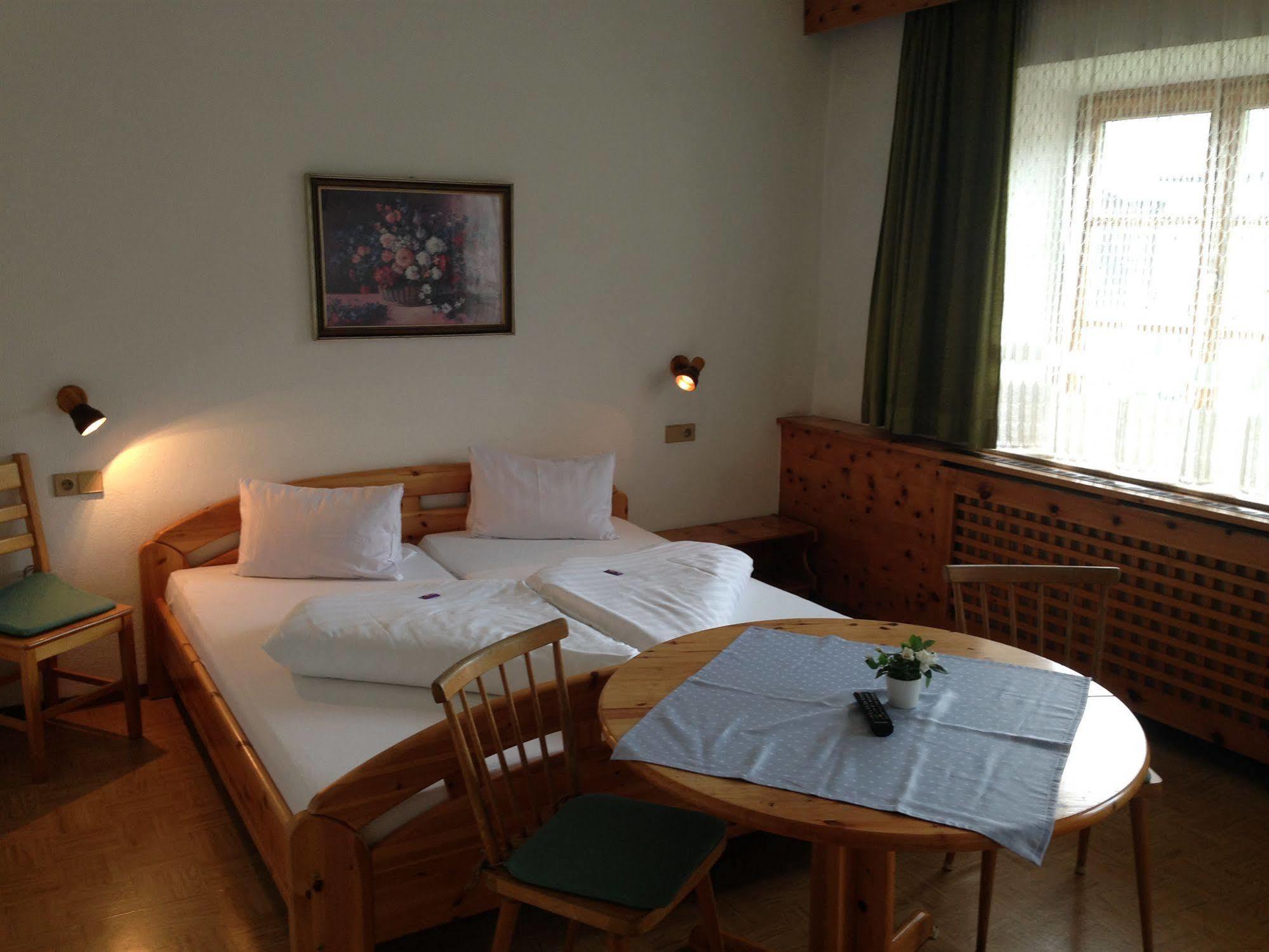 Gasthaus Sonne Tarrenz Zewnętrze zdjęcie